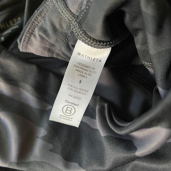 Athleta Ultimate Stash Pocket Camo Leggings - Picture 3 of 4